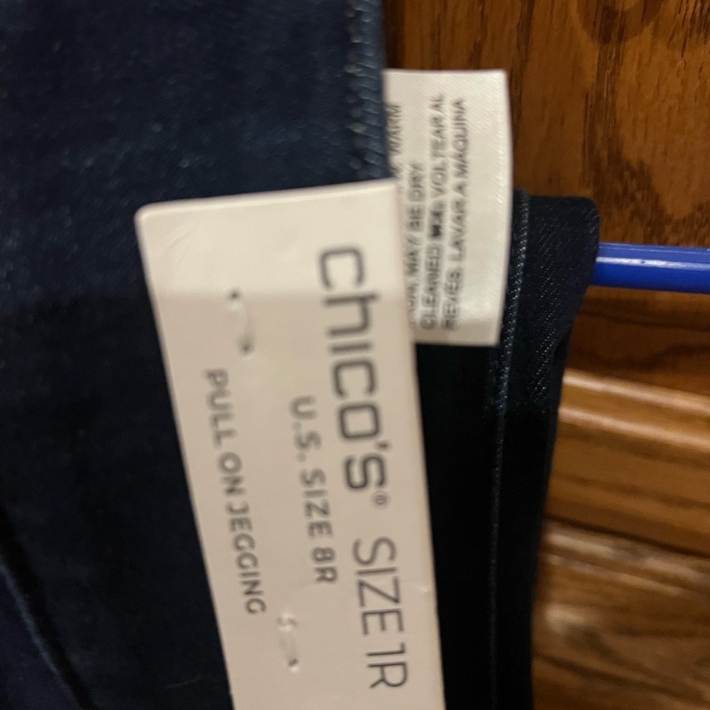 Beautiful Chicos pull on jeggings nwt.  Size 8R - Picture 3 of 4